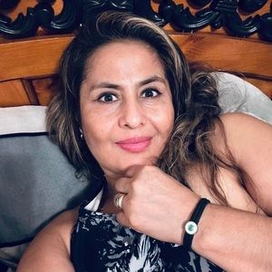 Meet your Posher, Julia